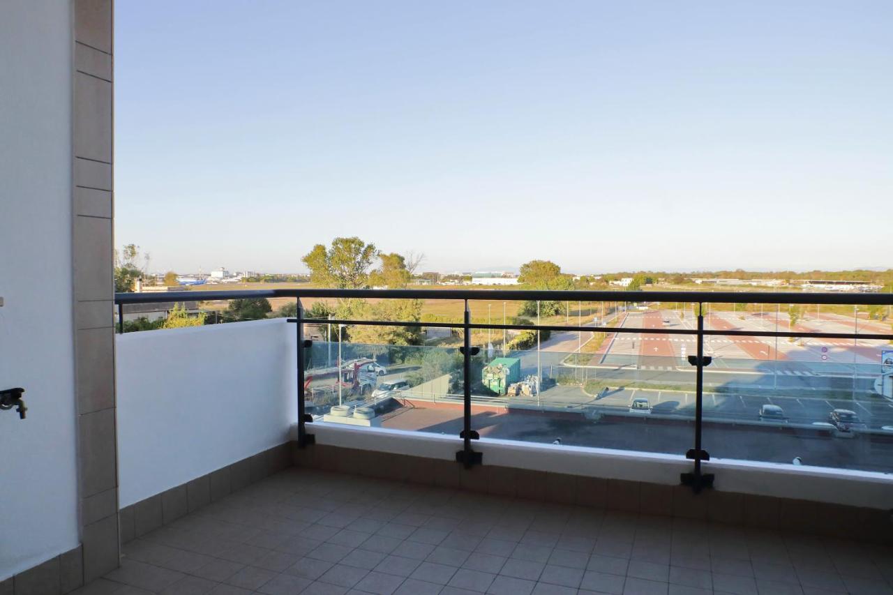 Bilocale Con Vista Sull'Aeroporto - Comodo Per Il Viaggio Фиумичино Екстериор снимка